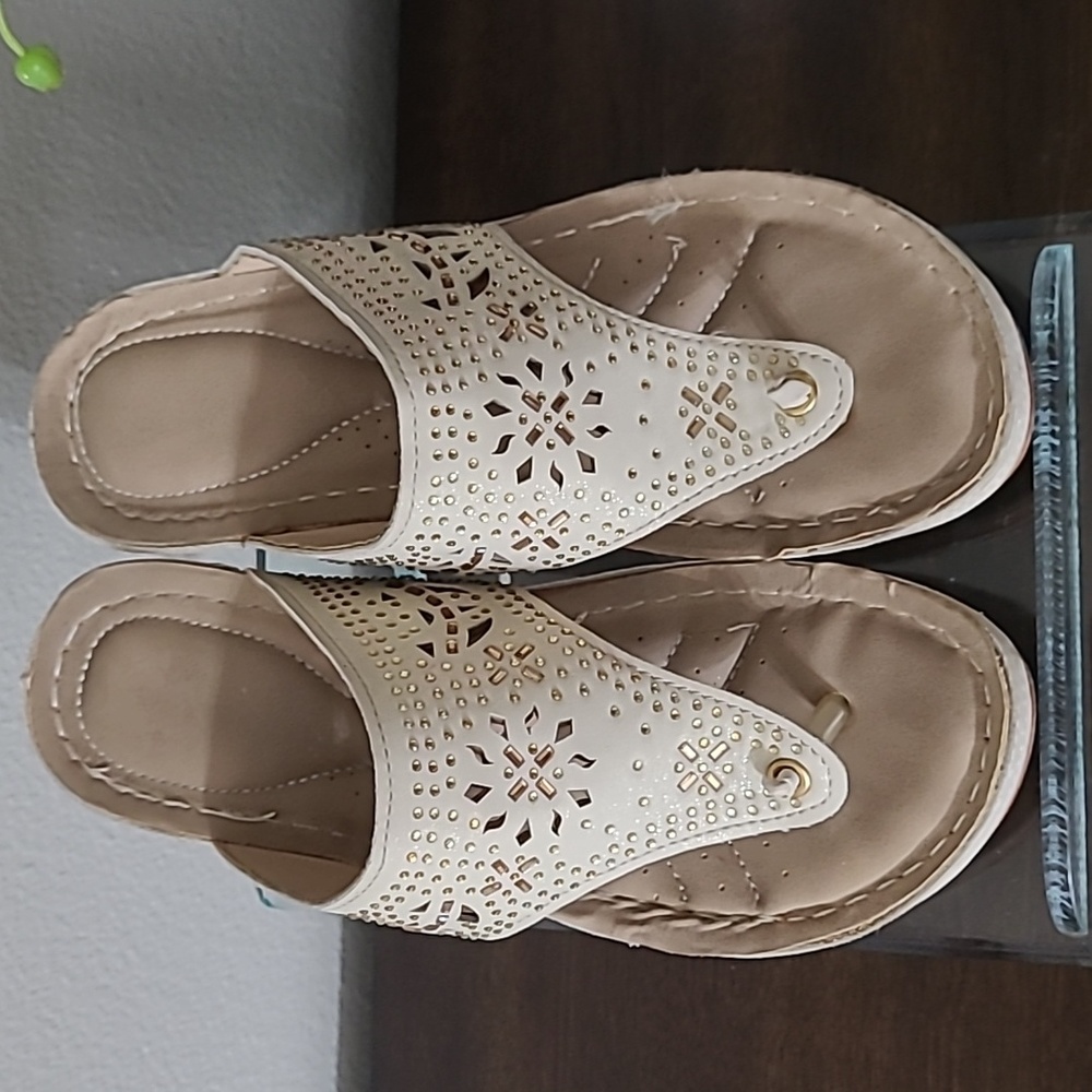Women's wedge,rhinestone flip-flops, thongs, slips on. 💥💥💥💥💥
